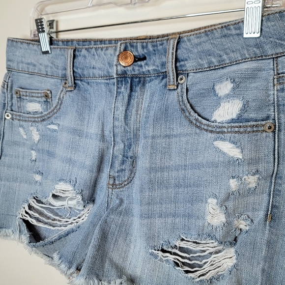 American Eagle Cutoff Denim Shorts Size 8 - Picture 6 of 9